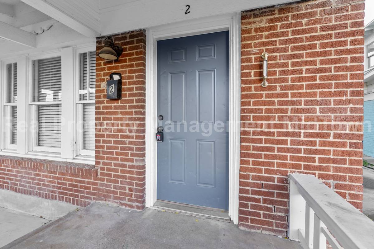 Townhouse for rent at 813 May St #2, Fort Worth, TX 76104