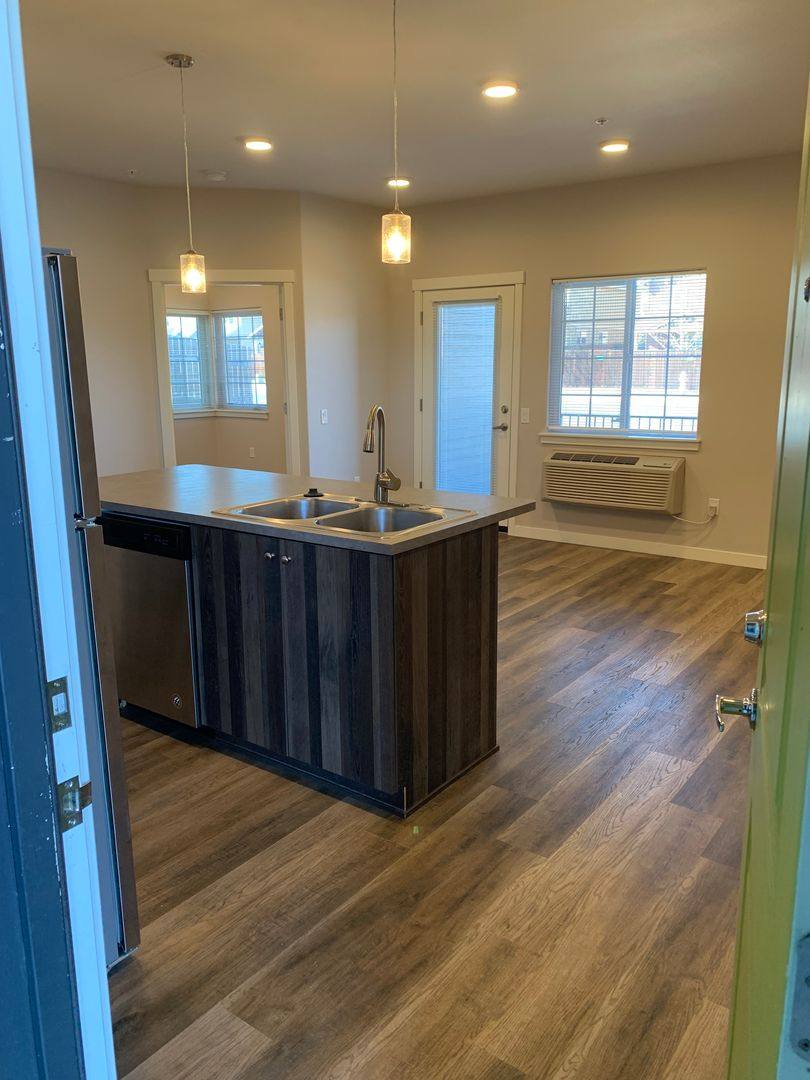 Apartment for rent at 1140 SW 27th, Redmond, OR 97756