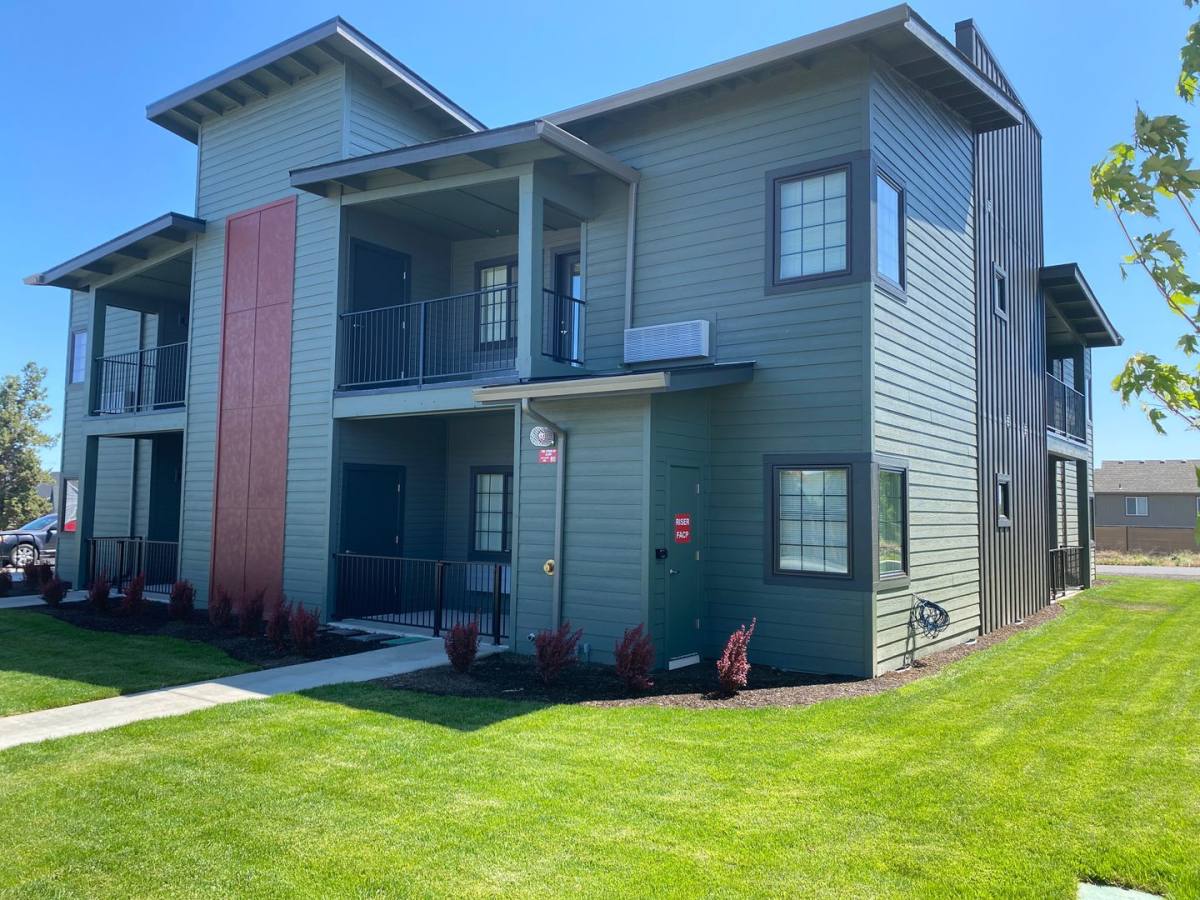 Apartment for rent at 1140 SW 27th, Redmond, OR 97756