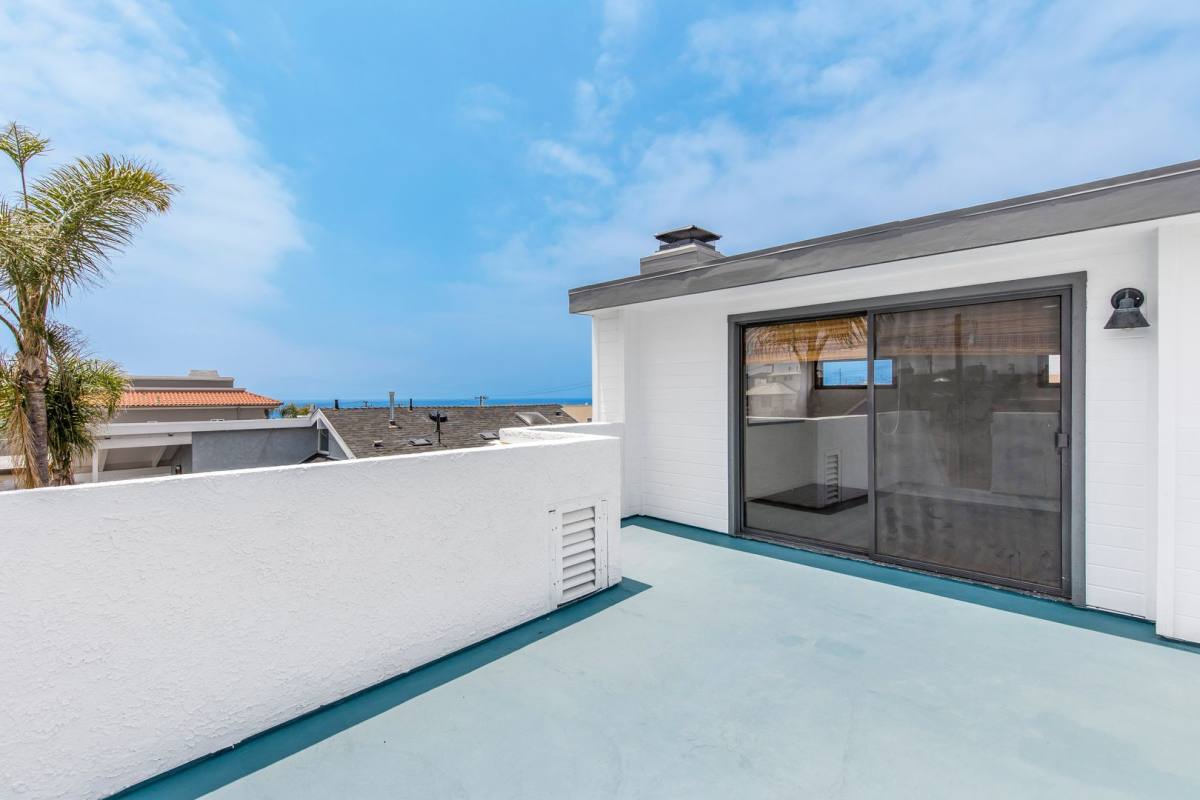 House for rent at 472 36th St, Manhattan Beach, CA 90266