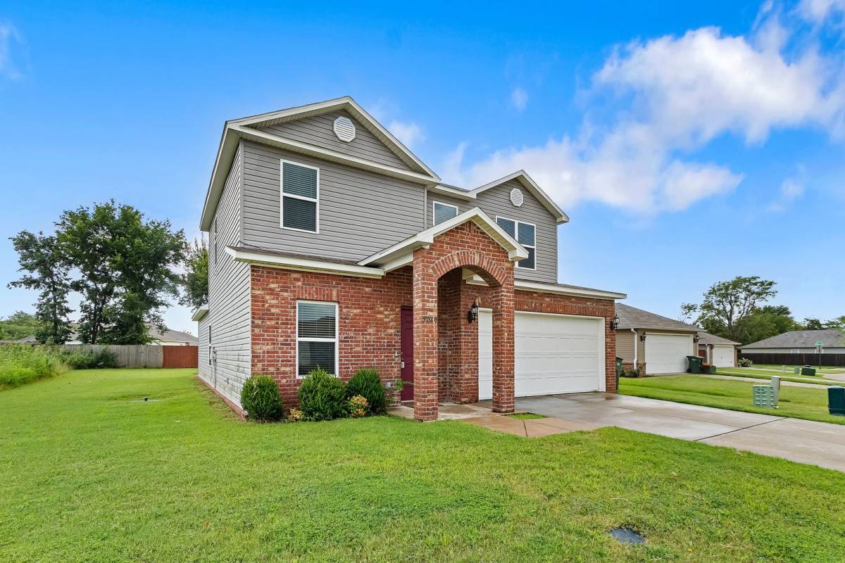 House for rent at 5040 W Colfax Loop, Fayetteville, AR 72704