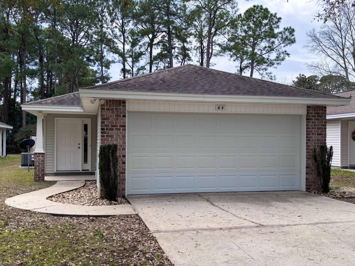 Apartment for rent at 64 7th St #64, Shalimar, FL 32579