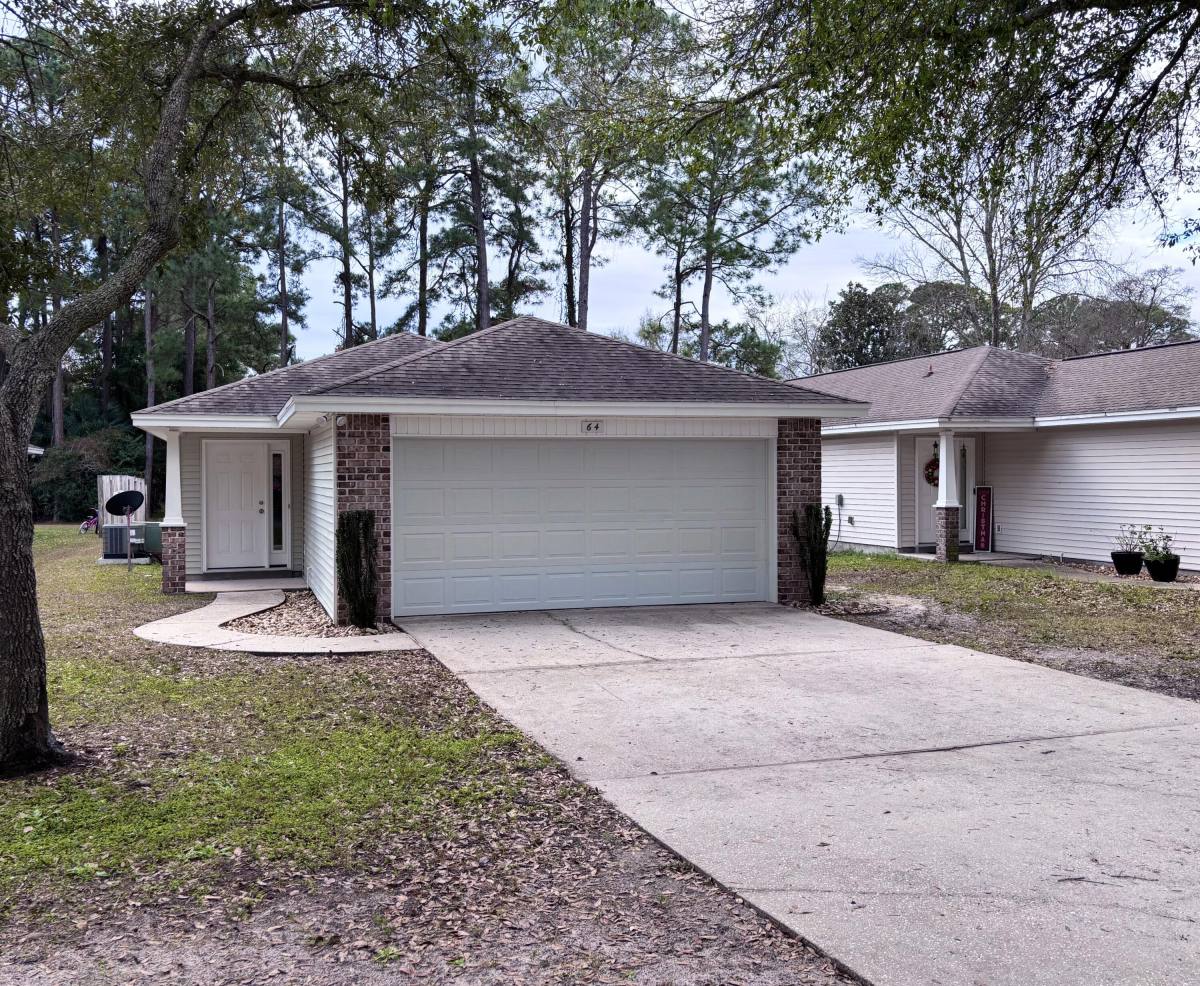 Apartment for rent at 64 7th St #64, Shalimar, FL 32579