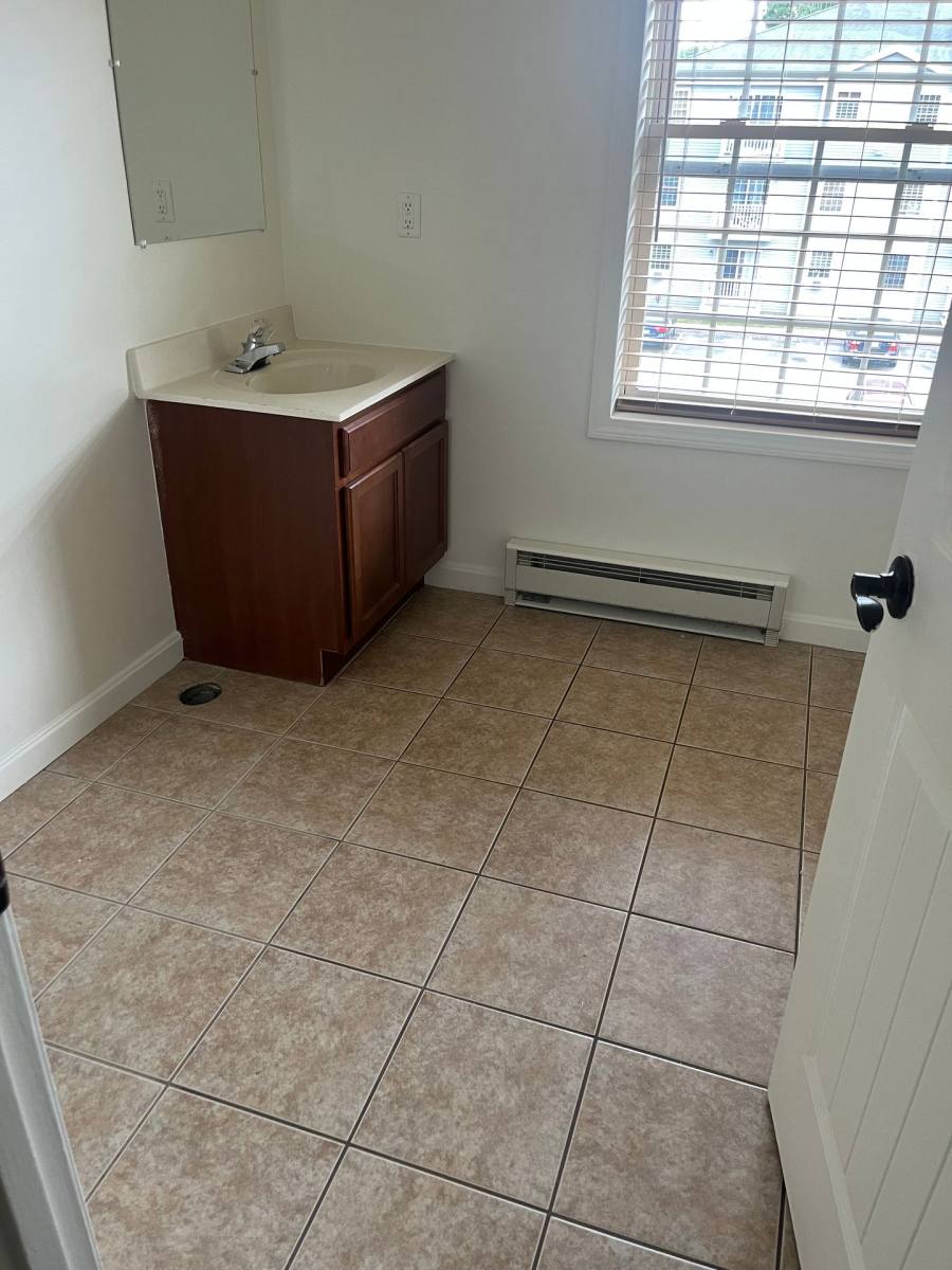 Apartment for rent at 1 Regent Dr, Dover, NH 03820