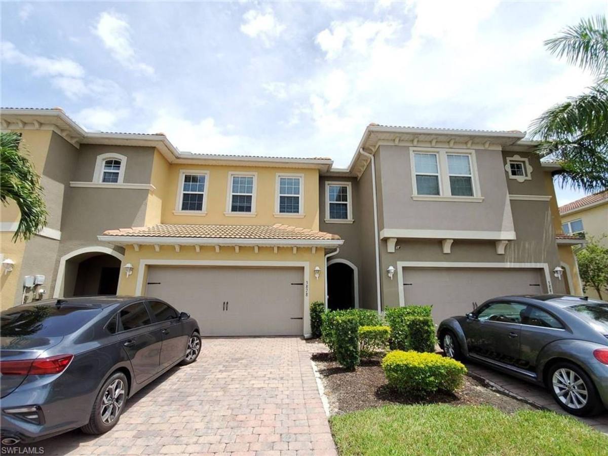 Townhouse for rent at 3878 Burrfield St, Fort Myers, FL 33916