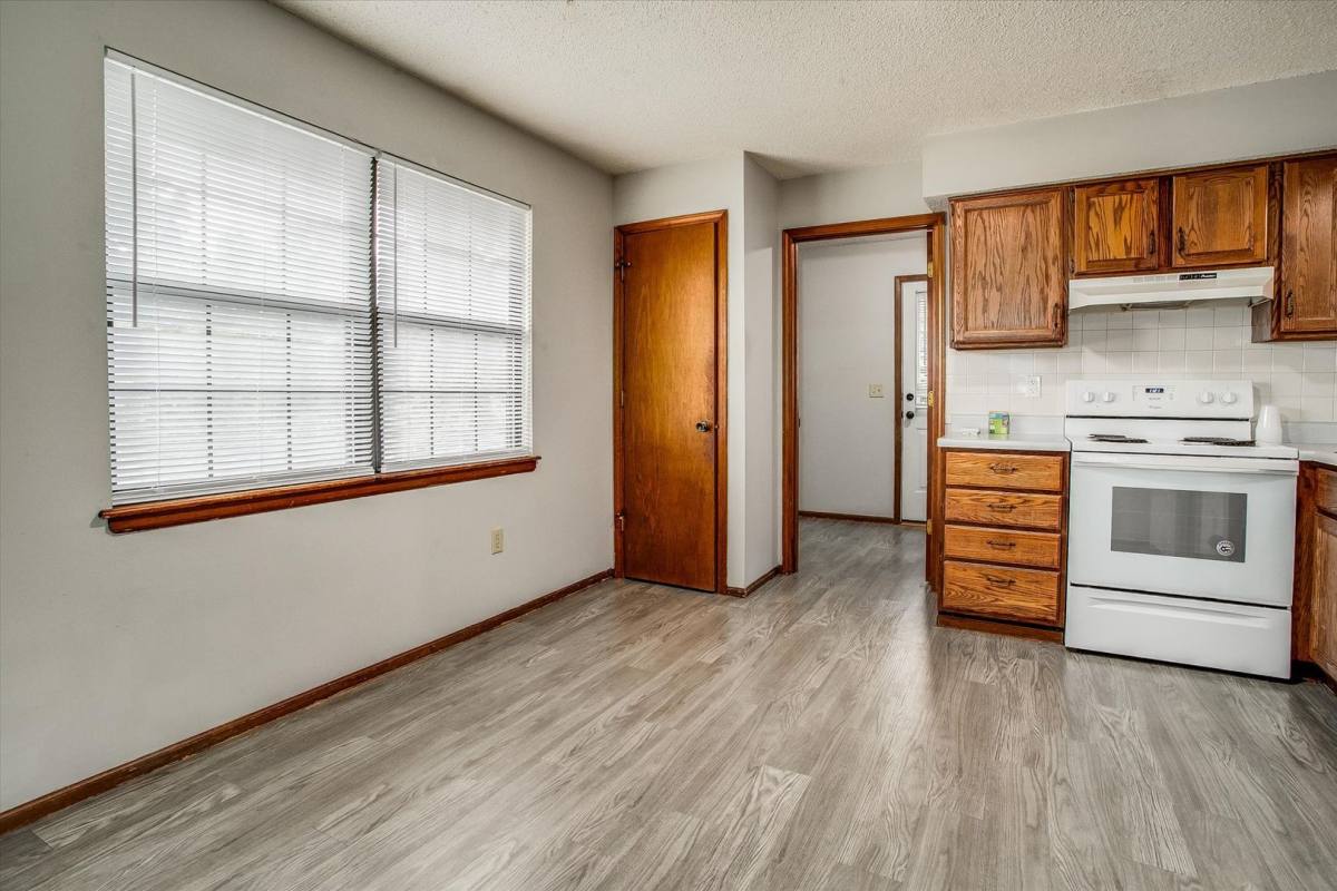 Apartment for rent at 11017 - 11023 Route 350 E, Kansas City, MO 64138