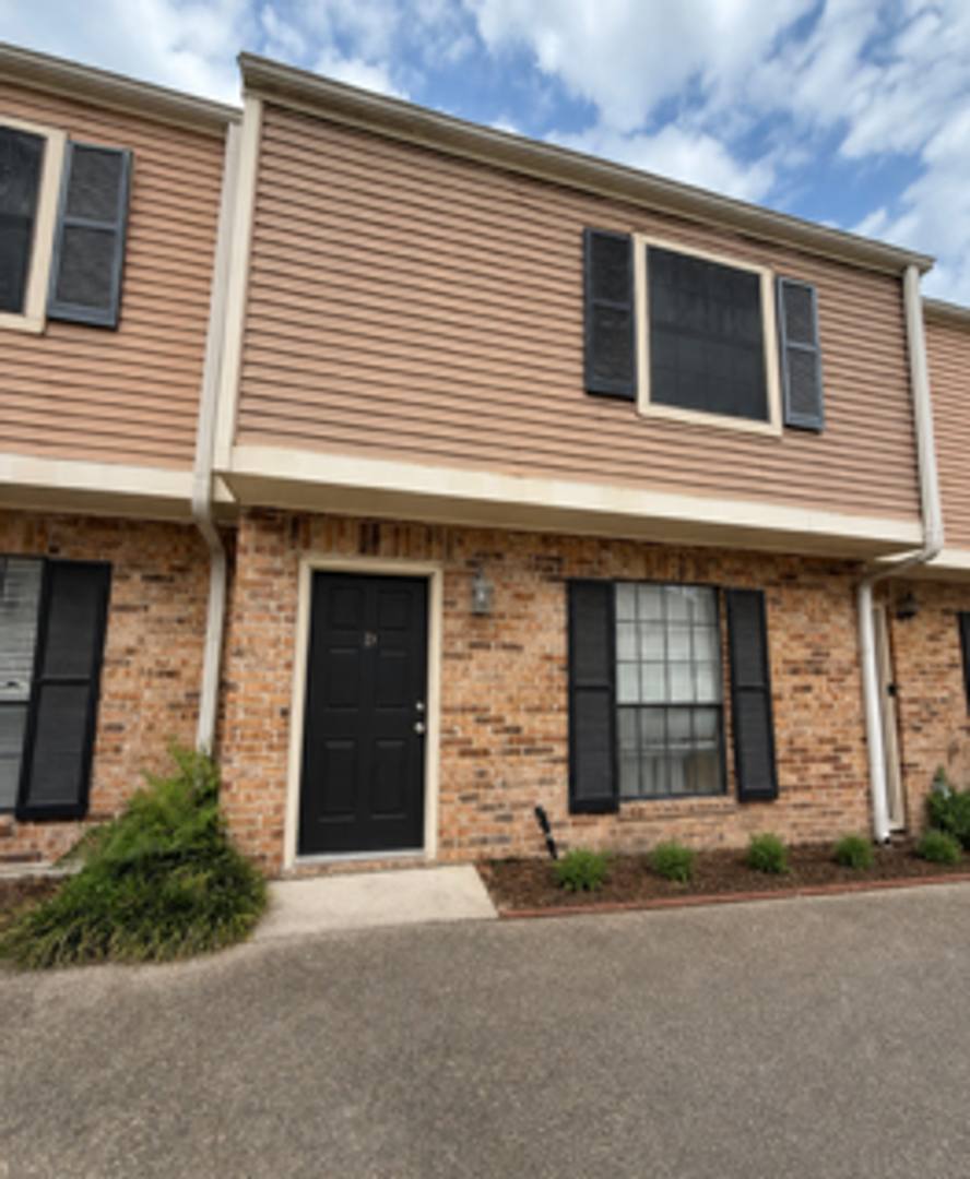Townhouse for rent at 304 Rayburn St, Lafayette, LA 70506