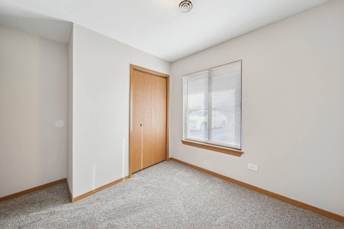Apartment for rent at 97 Pinehurst Court, Burbank, IL 60459