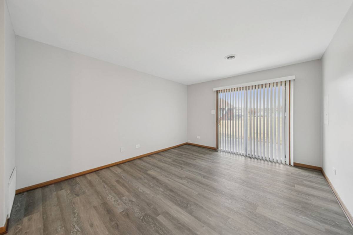 Apartment for rent at 97 Pinehurst Court, Burbank, IL 60459