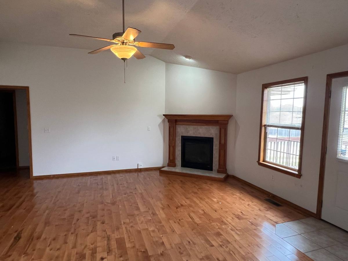 House for rent at 414 S Michelle Ave, Republic, MO 65738