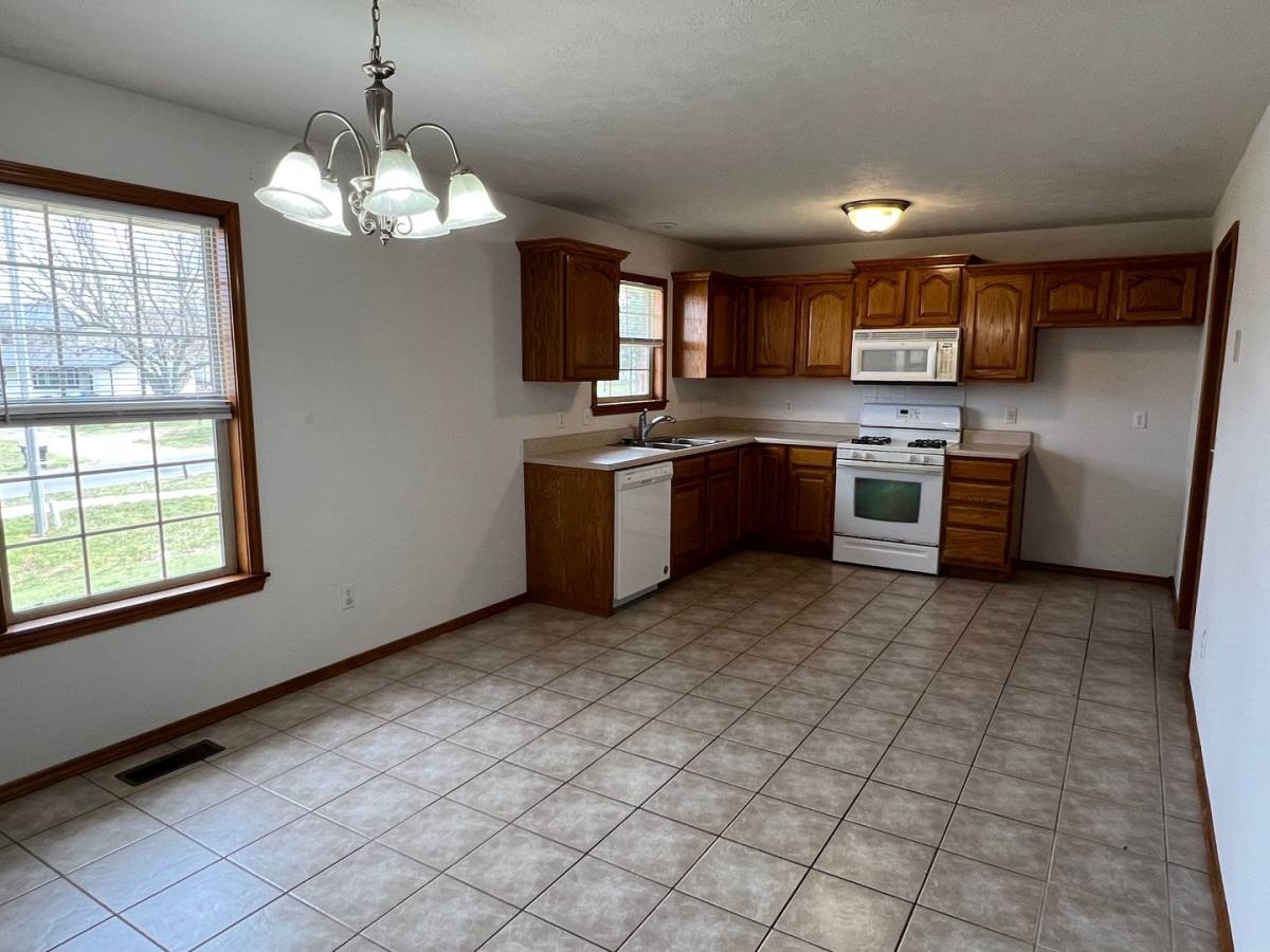 House for rent at 414 S Michelle Ave, Republic, MO 65738
