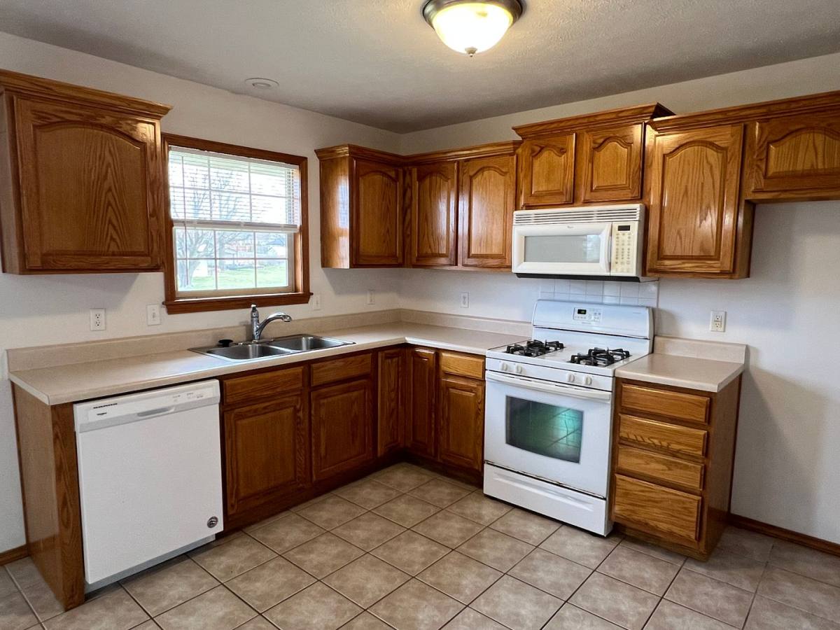 House for rent at 414 S Michelle Ave, Republic, MO 65738