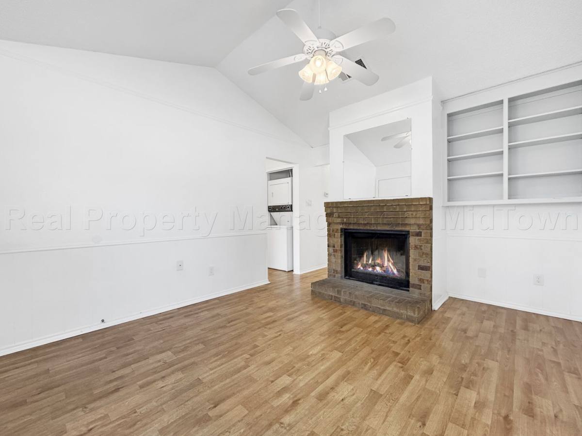 Townhouse for rent at 536 Guerin Dr 534, Arlington, TX 76012