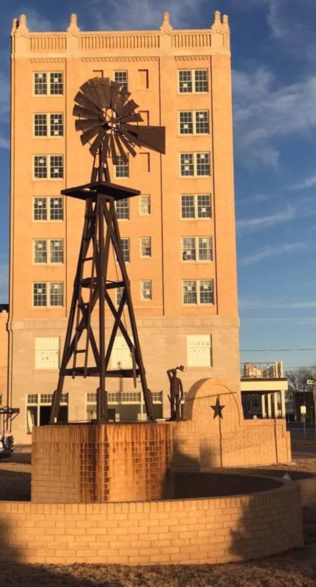 Apartment for rent at 116 W 6th St, Plainview, TX 79072