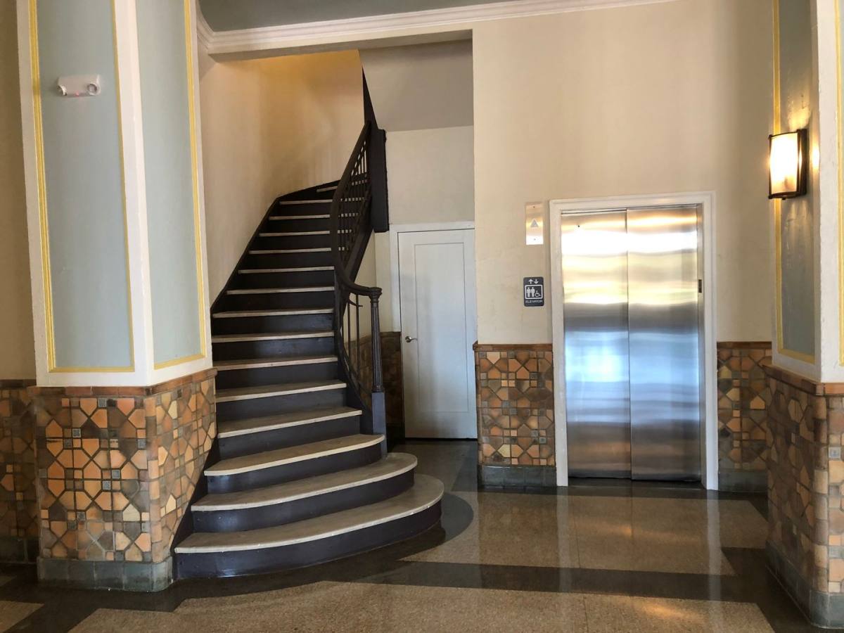 Apartment for rent at 116 W 6th St, Plainview, TX 79072