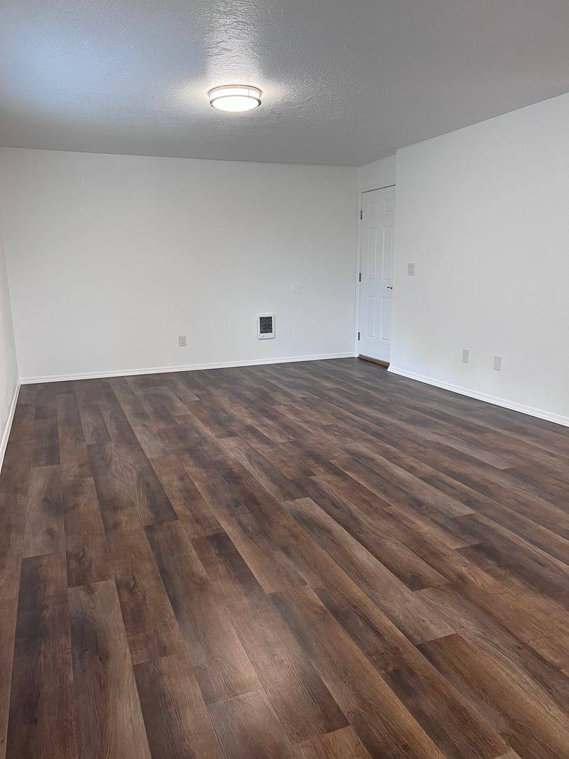 Apartment for rent at 3459 Hawthorne Ave NE, Salem, OR 97301