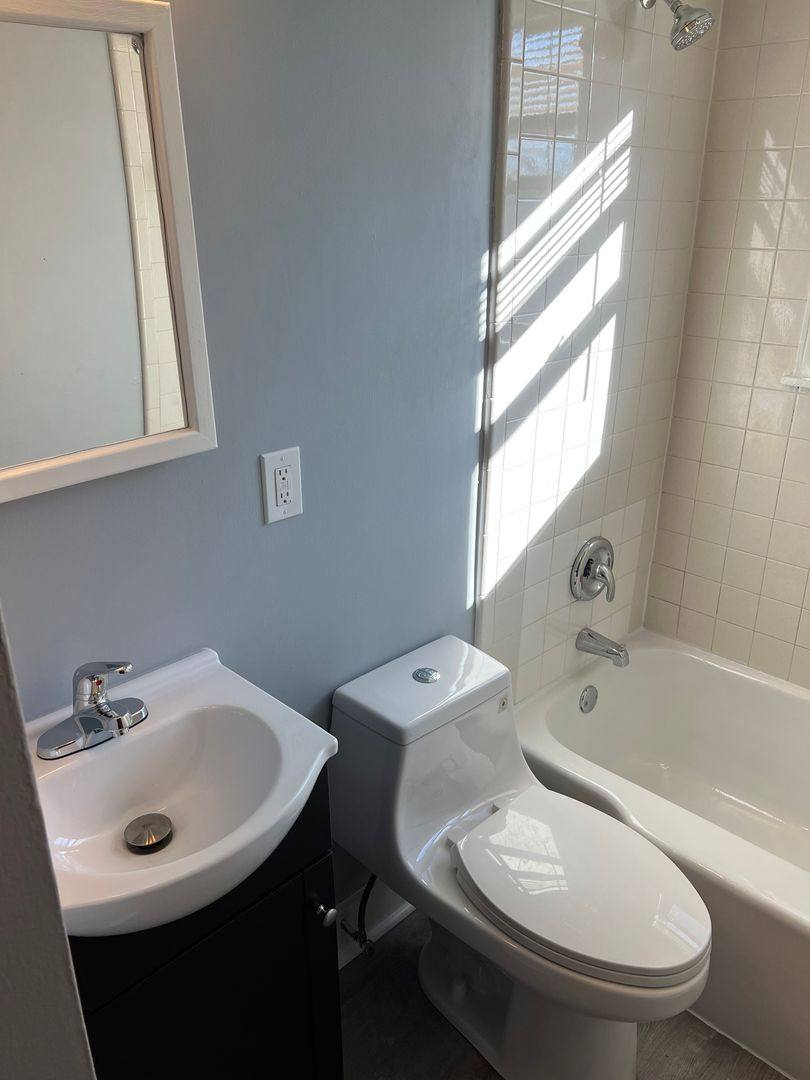 Apartment for rent at 1606 Algonquin Parkway, Louisville, KY 40210