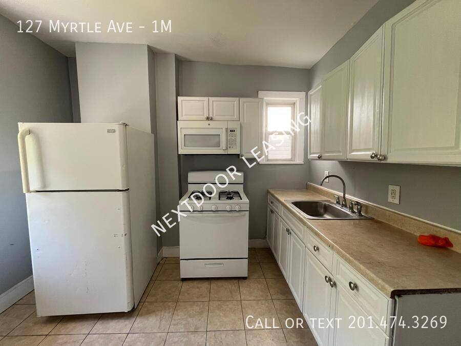 Apartment for rent at 127 Myrtle Ave #1M, Jersey City, NJ 07305