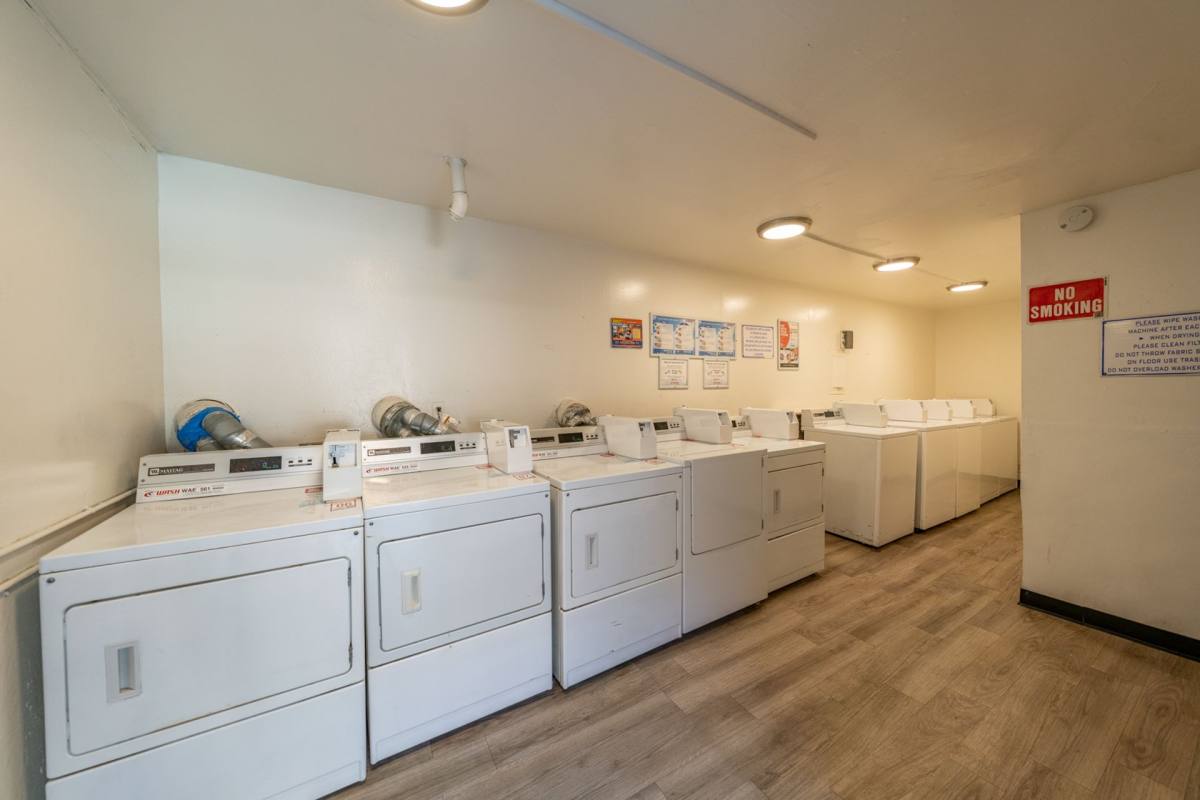 Apartment for rent at 1735 Coronado Ave, Long Beach, CA 90804