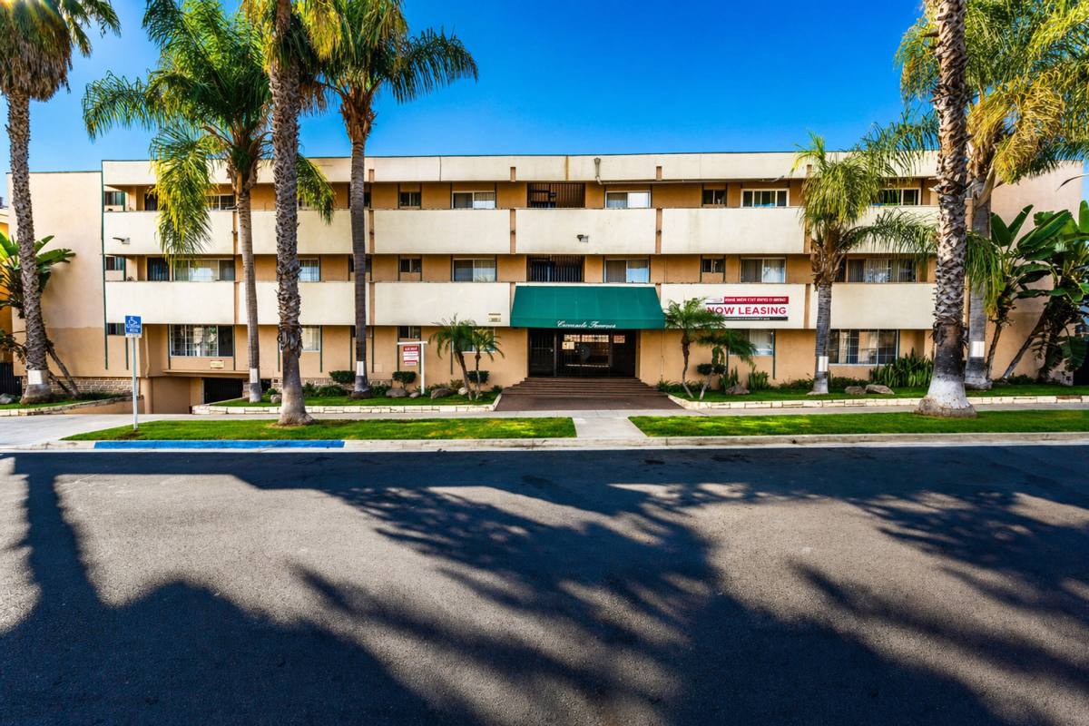 Apartment for rent at 1735 Coronado Ave, Long Beach, CA 90804