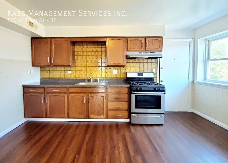 Apartment for rent at 500 W 32nd St #3F, Chicago, IL 60616
