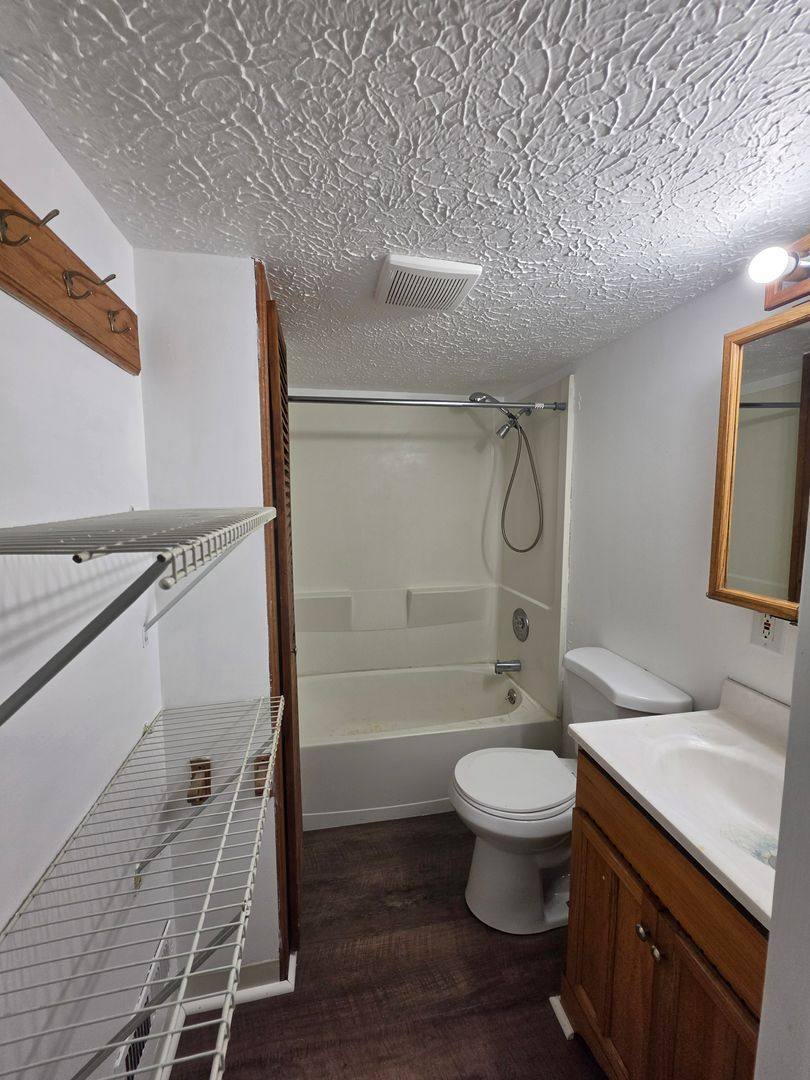 Apartment for rent at 398 E S St, Akron, OH 44311