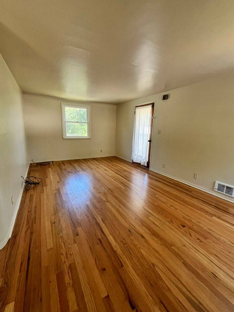 Apartment for rent at 327 Nevada St, Auburn, CA 95603
