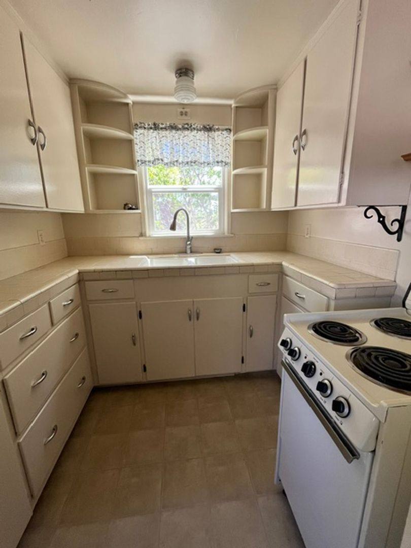 Apartment for rent at 327 Nevada St, Auburn, CA 95603