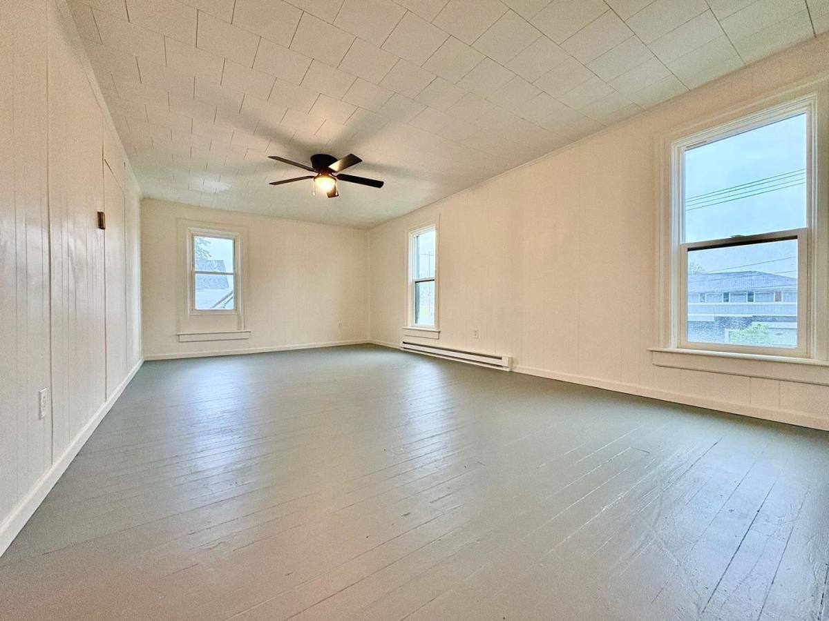 Apartment for rent at 123 S Michigan St, Lakeville, IN 46536