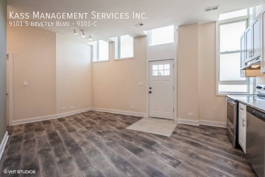 Apartment for rent at 9101 S Beverly Blvd #C, Chicago, IL 60620