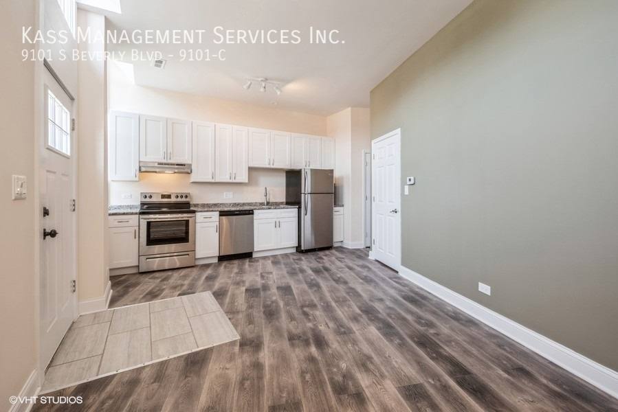 Apartment for rent at 9101 S Beverly Blvd #C, Chicago, IL 60620