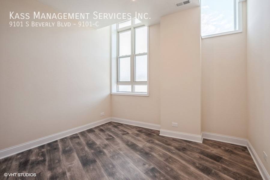 Apartment for rent at 9101 S Beverly Blvd #C, Chicago, IL 60620