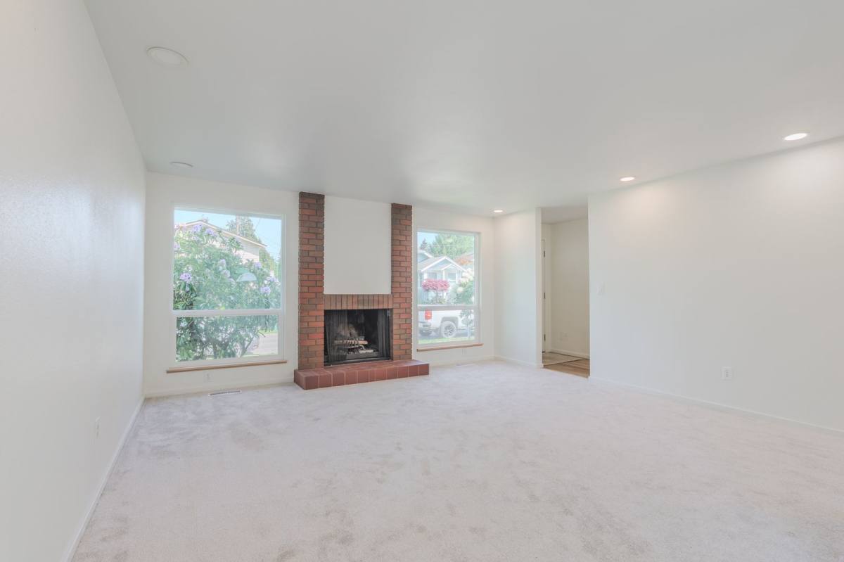 Apartment for rent at 225-227 I St SE, Auburn, WA 98002