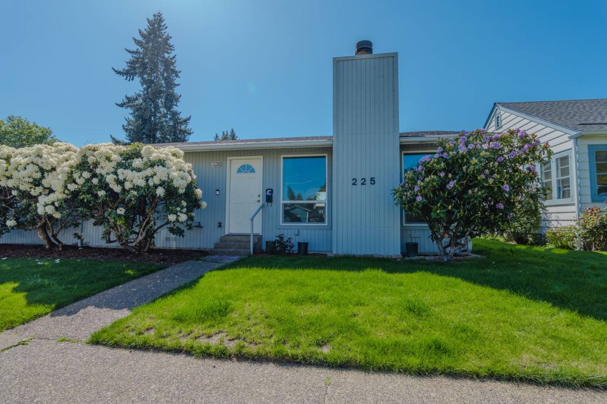 Apartment for rent at 225-227 I St SE, Auburn, WA 98002