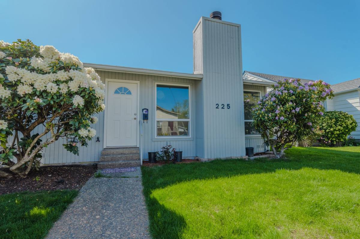 Apartment for rent at 225-227 I St SE, Auburn, WA 98002