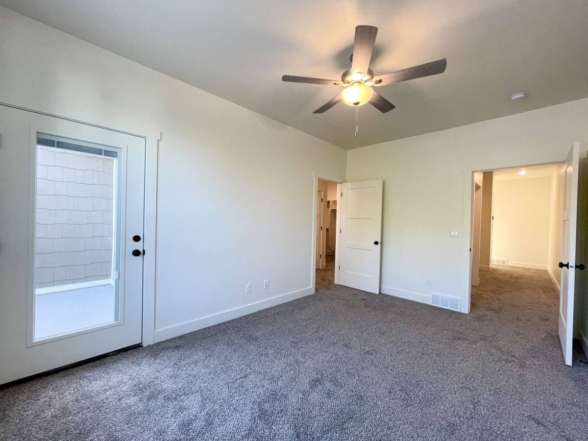 Townhouse for rent at 300 N 3600 W, Clearfield, UT 84015