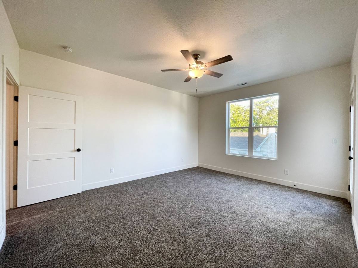 Townhouse for rent at 300 N 3600 W, Clearfield, UT 84015