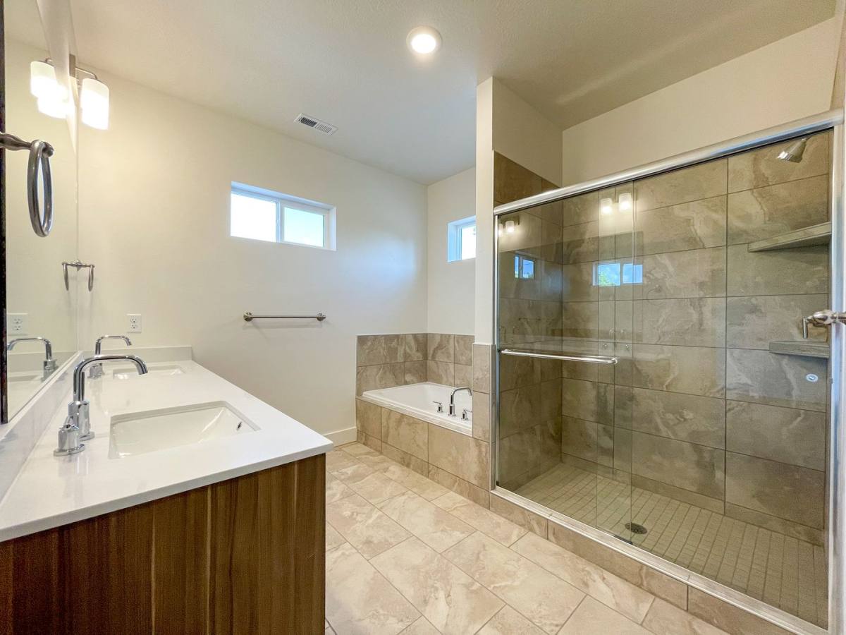 Townhouse for rent at 300 N 3600 W, Clearfield, UT 84015