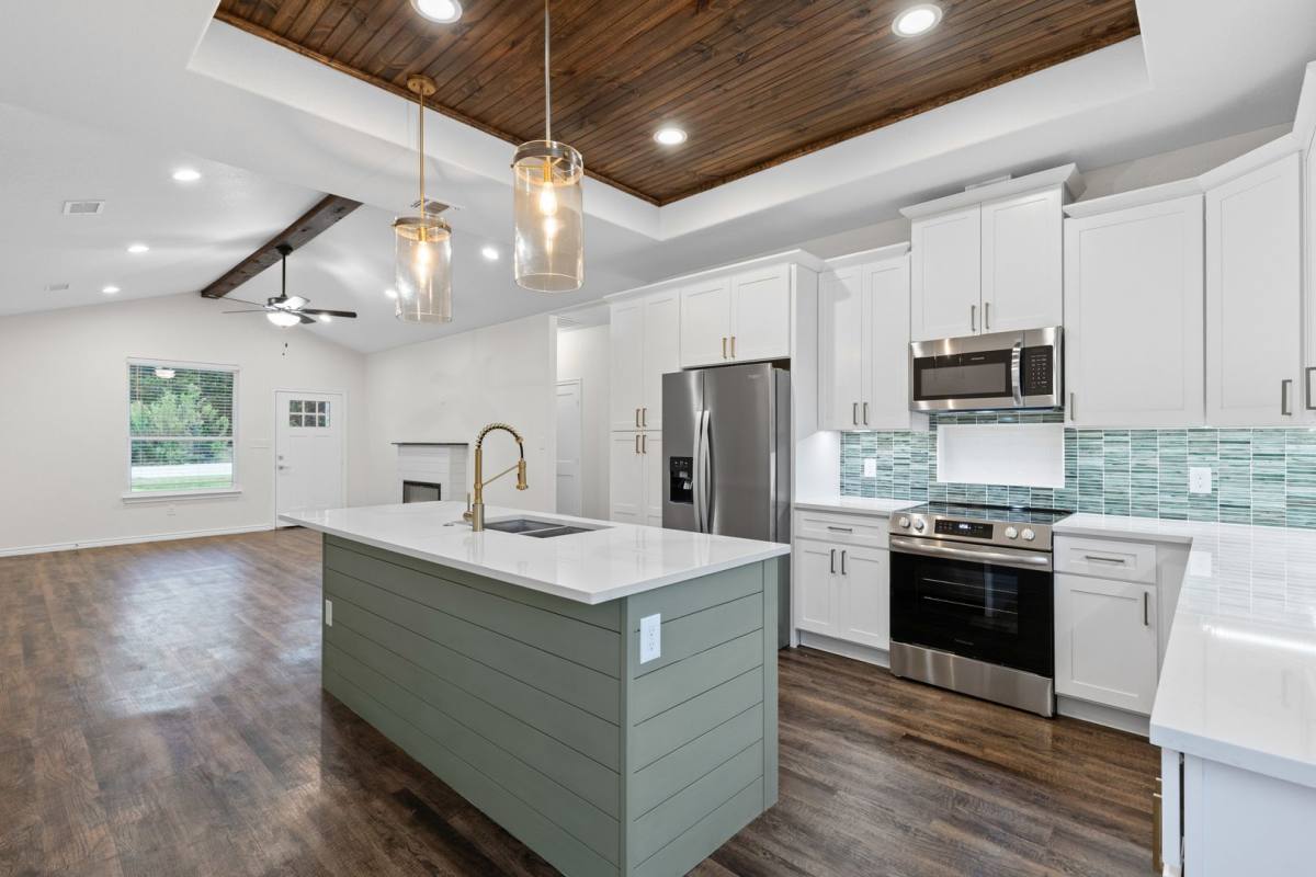 House for rent at 5718 Barkridge Dr, Granbury, TX 76048