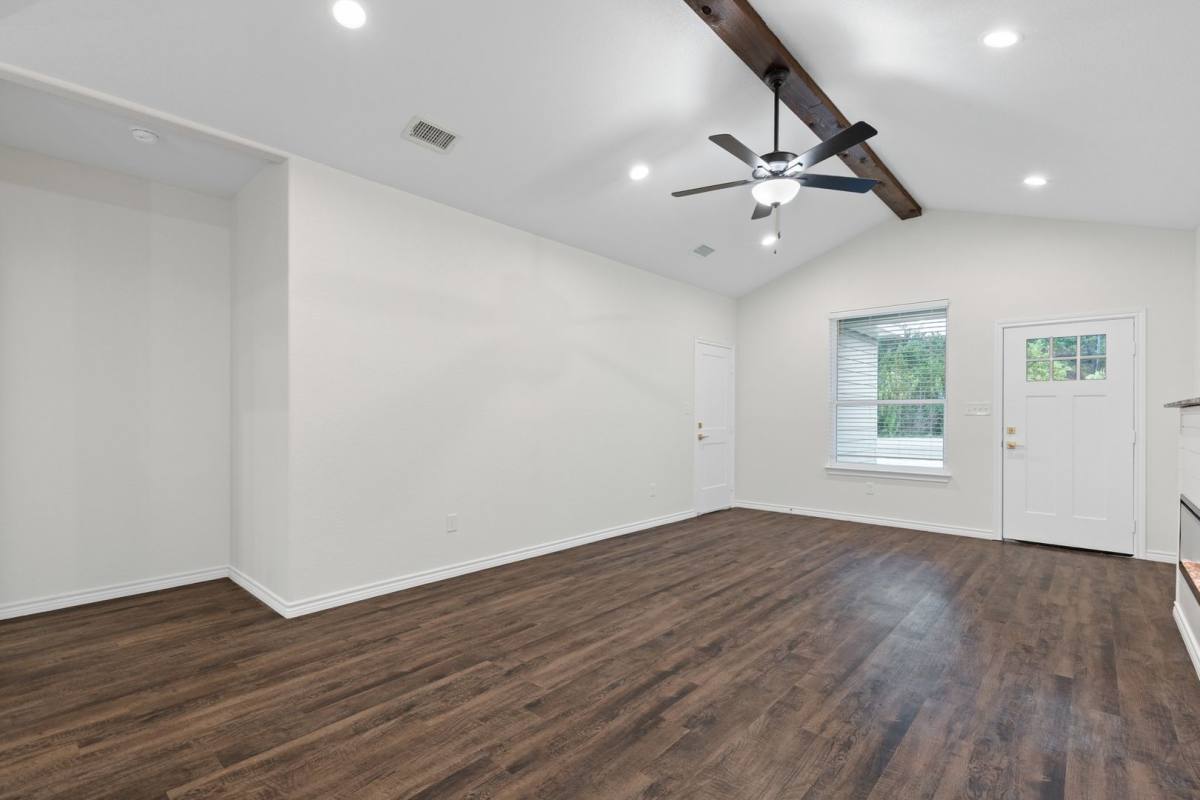House for rent at 5718 Barkridge Dr, Granbury, TX 76048