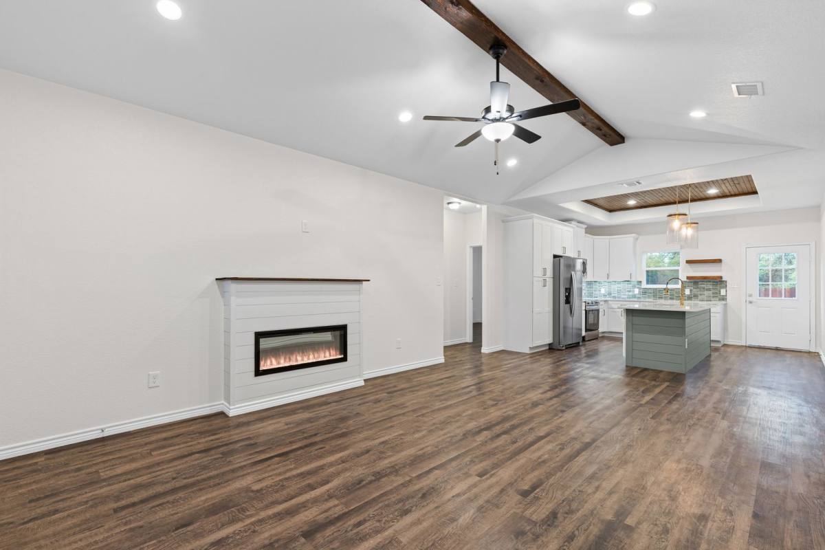 House for rent at 5718 Barkridge Dr, Granbury, TX 76048