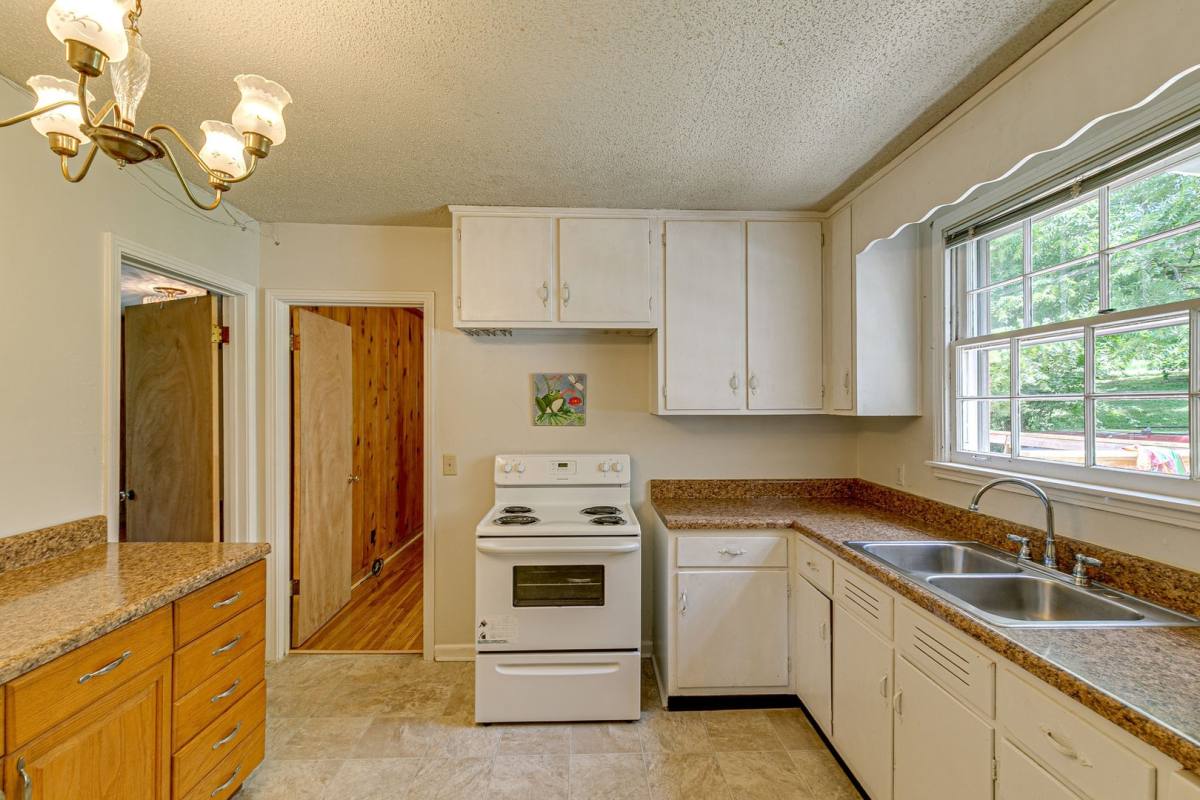 House for rent at 4824 Lynn Dr, Nashville, TN 37211