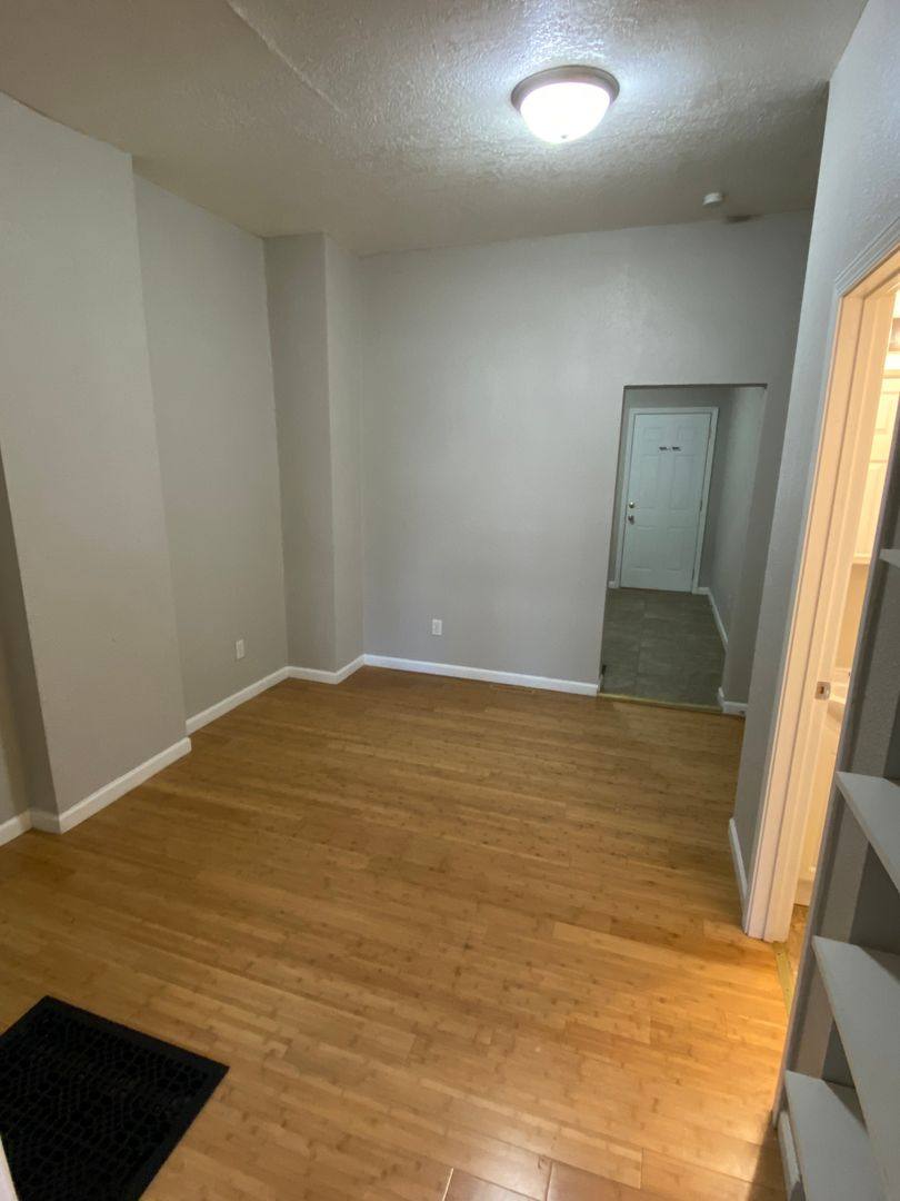 Apartment for rent at 1147 26th St, Des Moines, IA 50311