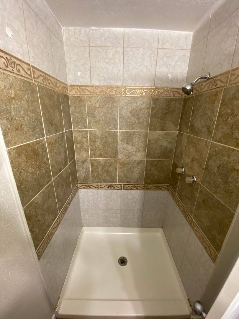 Apartment for rent at 1147 26th St, Des Moines, IA 50311