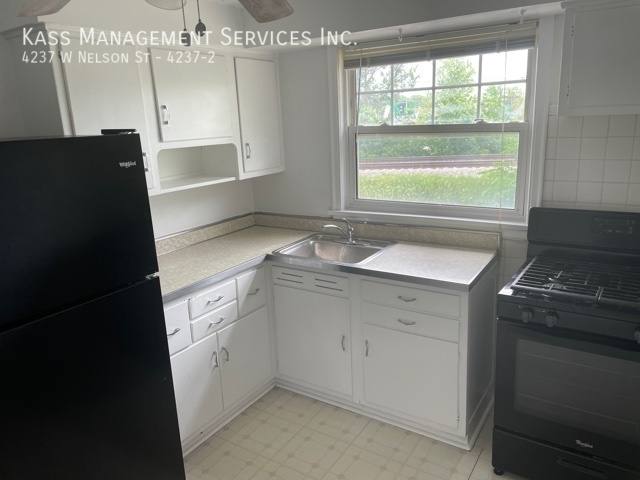 Apartment for rent at 4237 W Nelson St #2, Chicago, IL 60641