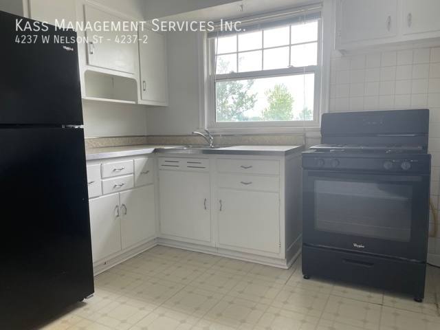 Apartment for rent at 4237 W Nelson St #2, Chicago, IL 60641