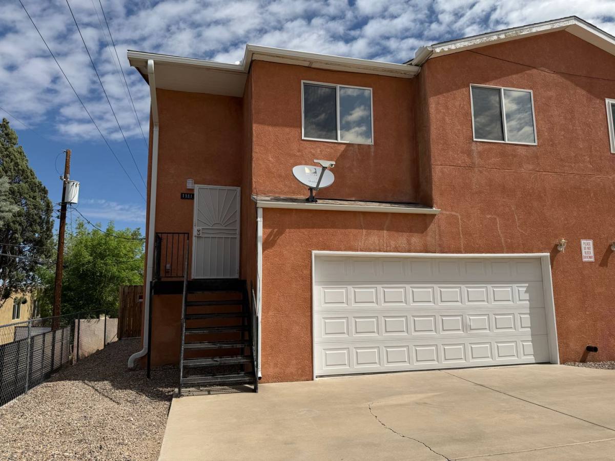 House for rent at 1911 Girard Blvd NE, Albuquerque, NM 87106