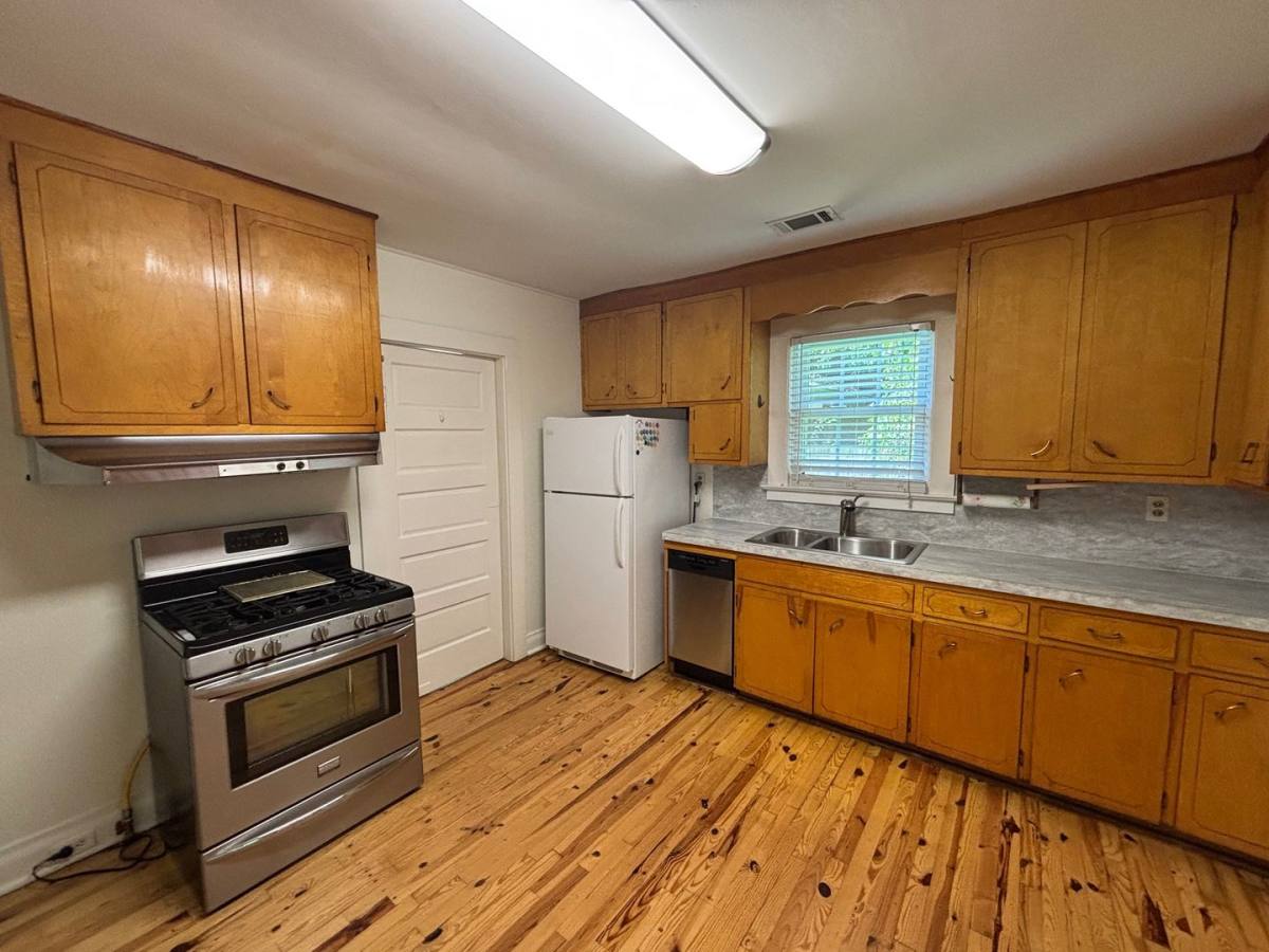 House for rent at 915 Brandon Ave, Columbia, SC 29209
