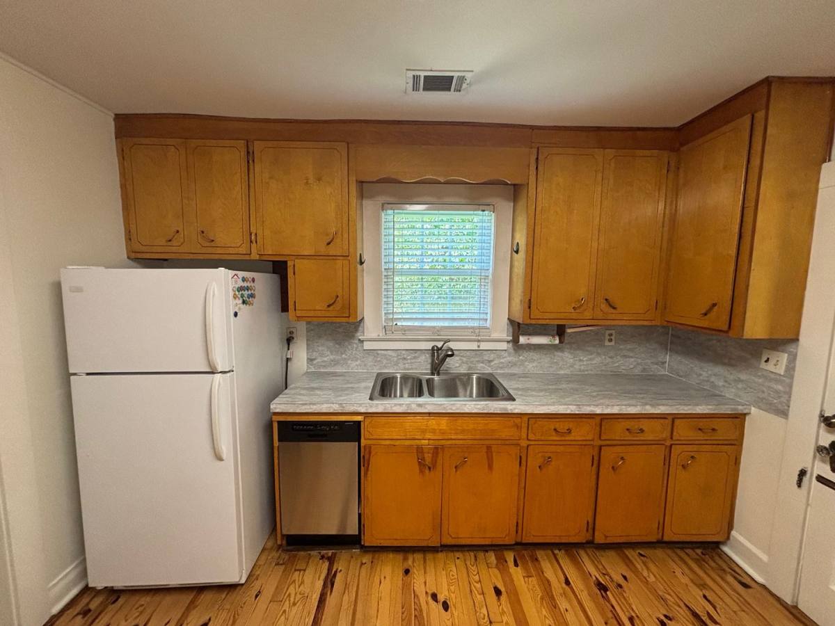 House for rent at 915 Brandon Ave, Columbia, SC 29209