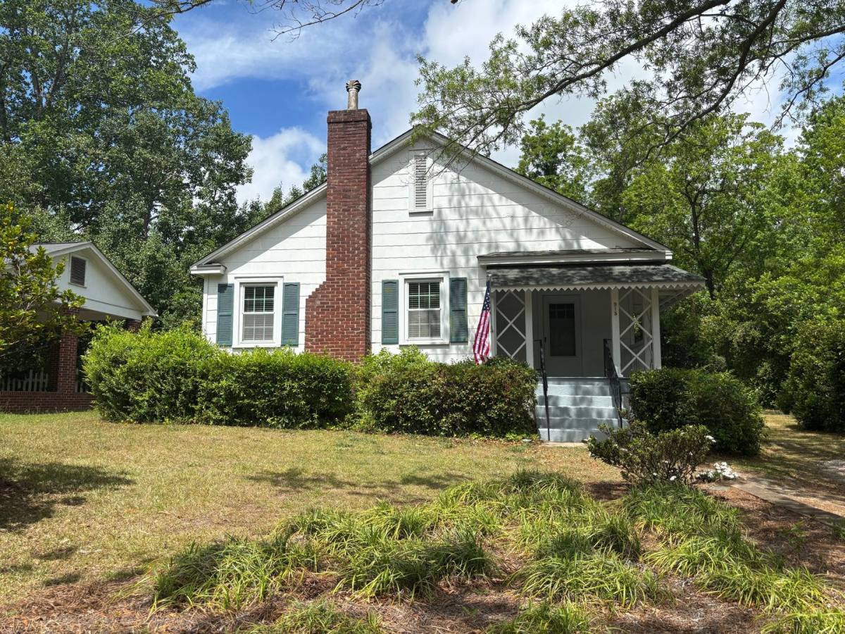 House for rent at 915 Brandon Ave, Columbia, SC 29209